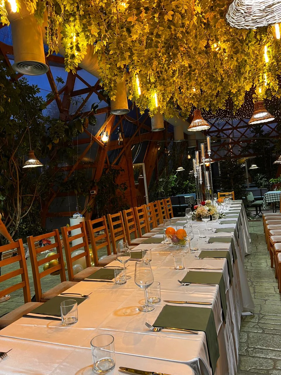 Atmosfera e mbr&euml;mjes